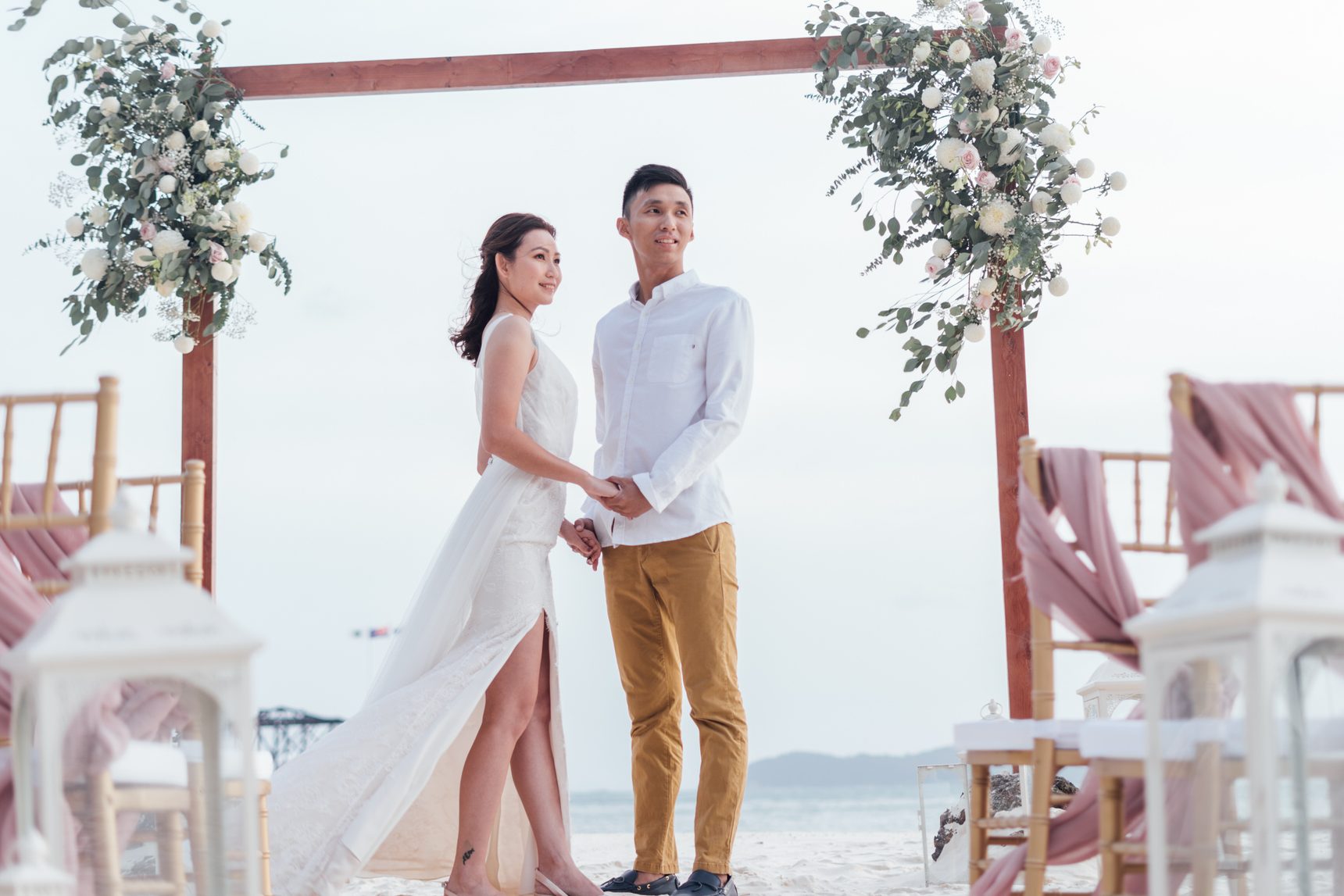 couple wedding at rawa island